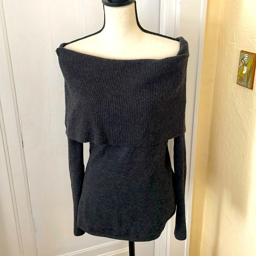 Kimora Lee Simmons Off‎ The Shoulder Charcoal Gray Wool/Cashmere NWOT Sweater L